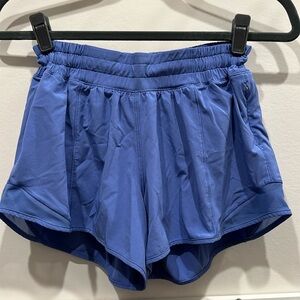 Lululemon Hotty hots 4 inch low rise size 6